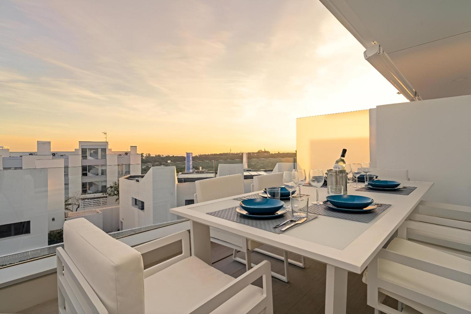 Le Mirage Modern With Sea Views
